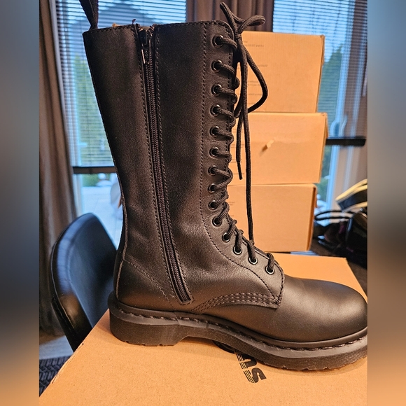 Dr. Martens Black Floral Embroidered Women's Boots - Picture 2 of 7